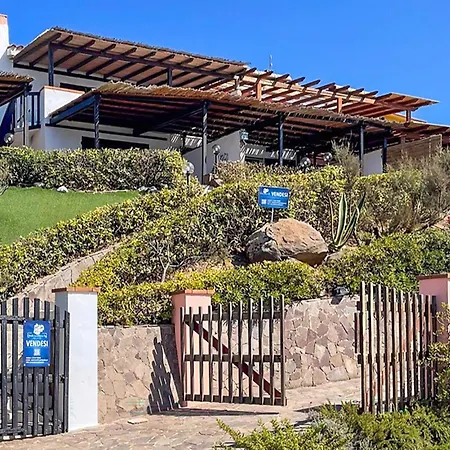1 Bedroom Pet Friendly In Pistis Casa vacanze *